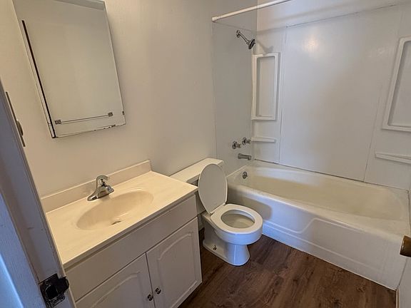 5th image of 610 Queen Ave Unit A