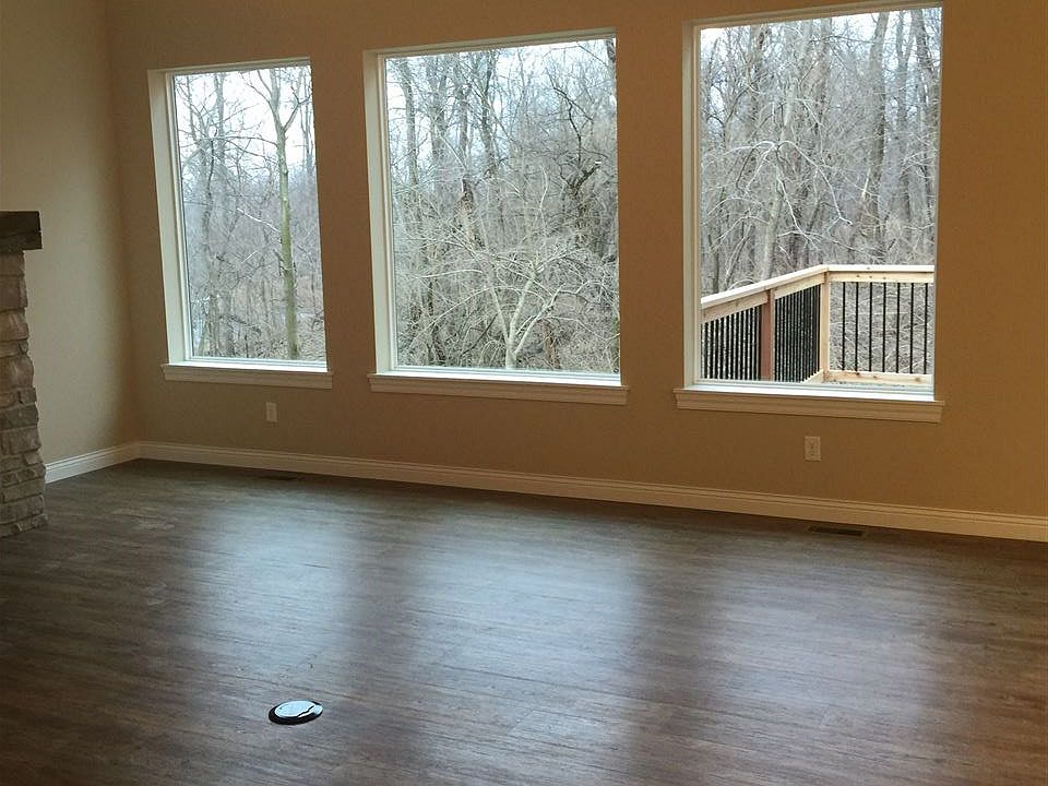 1st image of 3619 Meadow Cir E