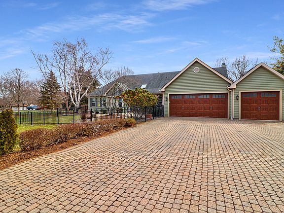 4th image of 41W077 Kingston Ct