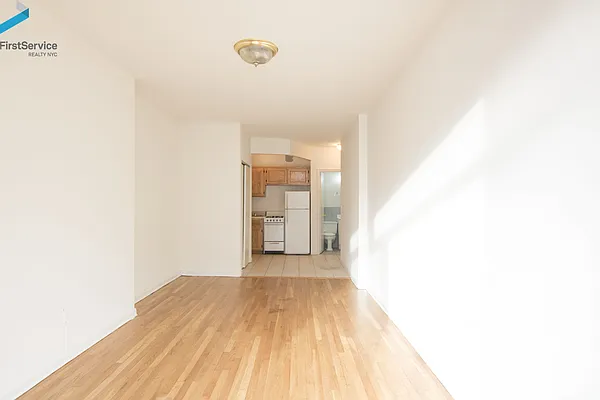 Rented by FirstService Realty (legacy) | media 15