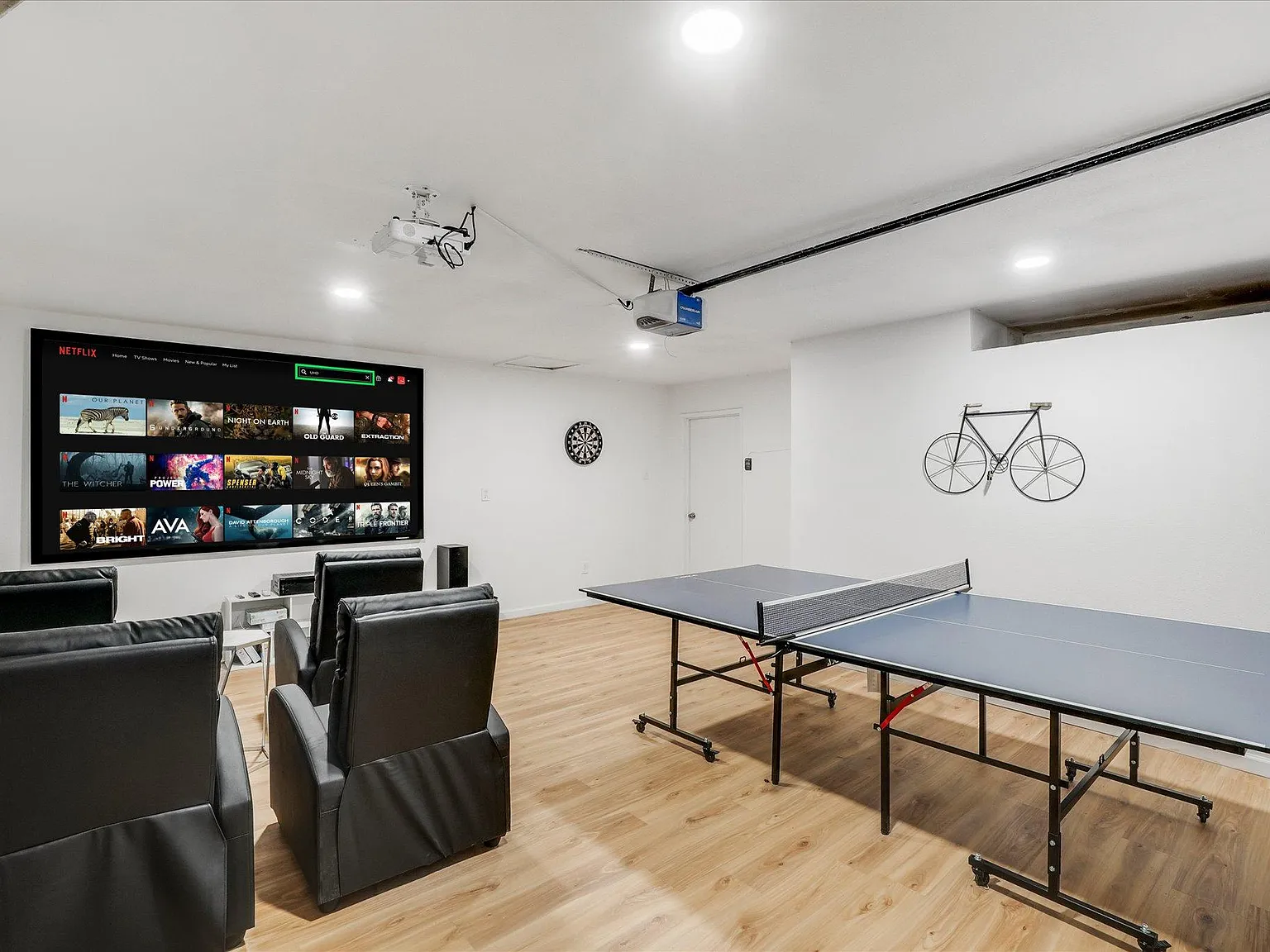 6 bed, 2149 sqft, $5,175 — Photo 3