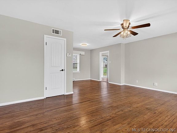 4th image of 319 SE Waverly Ave