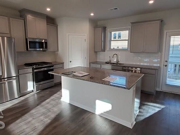 5th image of 3608 Hidden Valley Dr