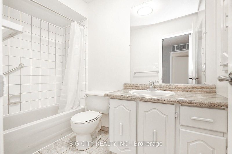 Toronto House for rent - 4 Bedrooms — photo 8