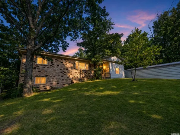 134 Stonehurst Rd, Hot Springs, AR 71913