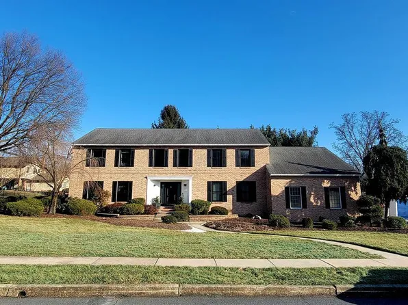 14 Courtleigh Pl, Reading, PA 19606