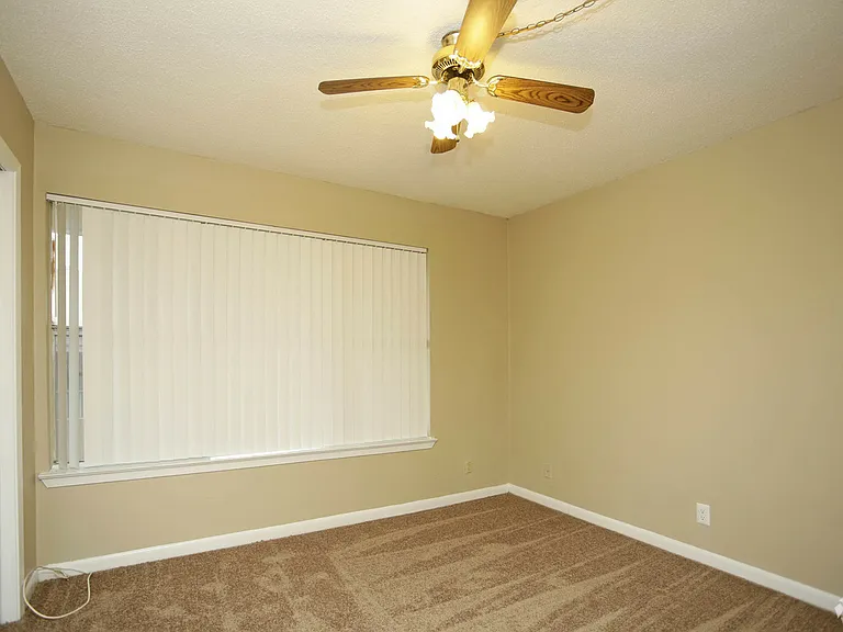 Misty Hollows Apartments — Photo 18