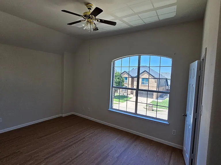 5236 Hilcroft Rd — Photo 1