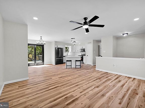 4th image of 1408 Beaumont Ave