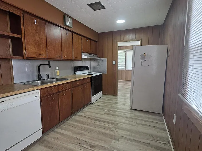 226 Granvil Dr — Photo 3