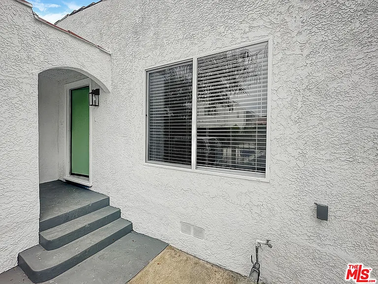 1814 S Longwood Ave — Photo 5