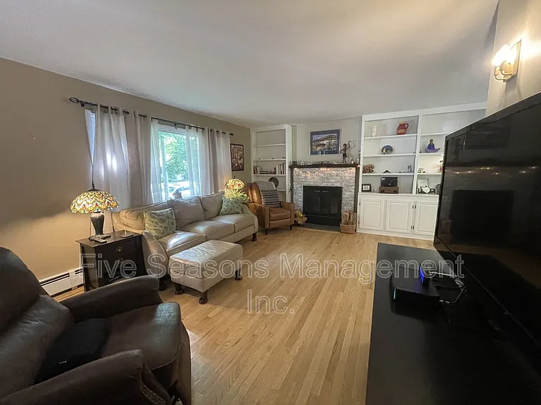 70 Pleasant Ave — Photo 23