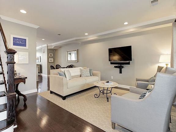 Entry / Living Room