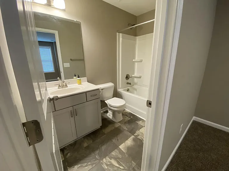 135 Country Ln — Photo 28
