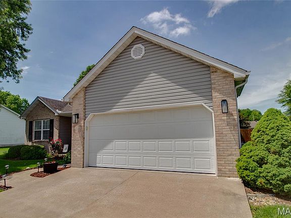 4th image of 1002 Lillian Ct