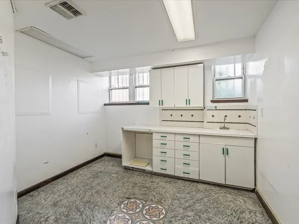 87-02 188th Street image 20 of 28