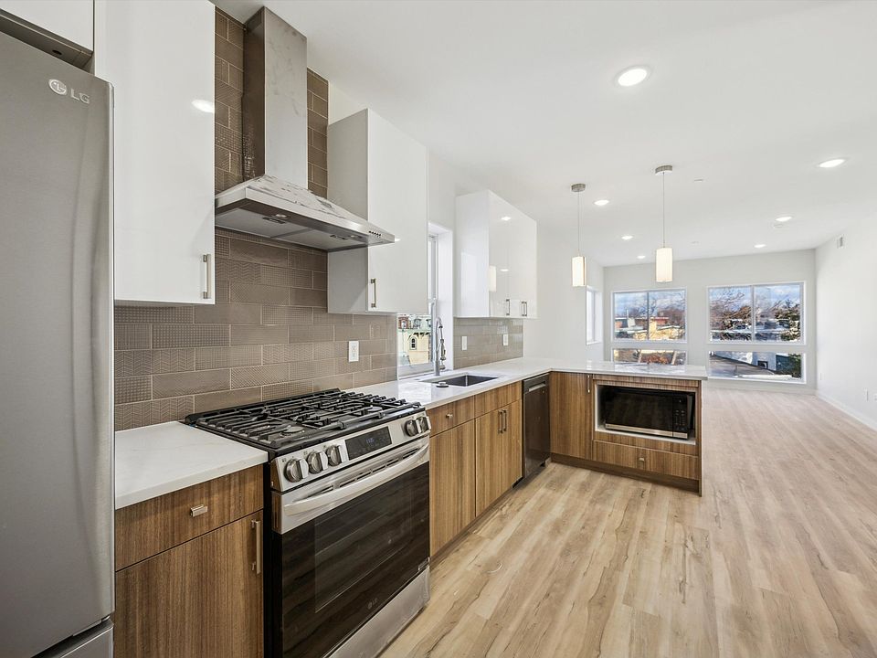 1st image of 3729 Lancaster Ave #403