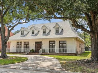 206 Timberlane Rd, Gretna, LA 70056