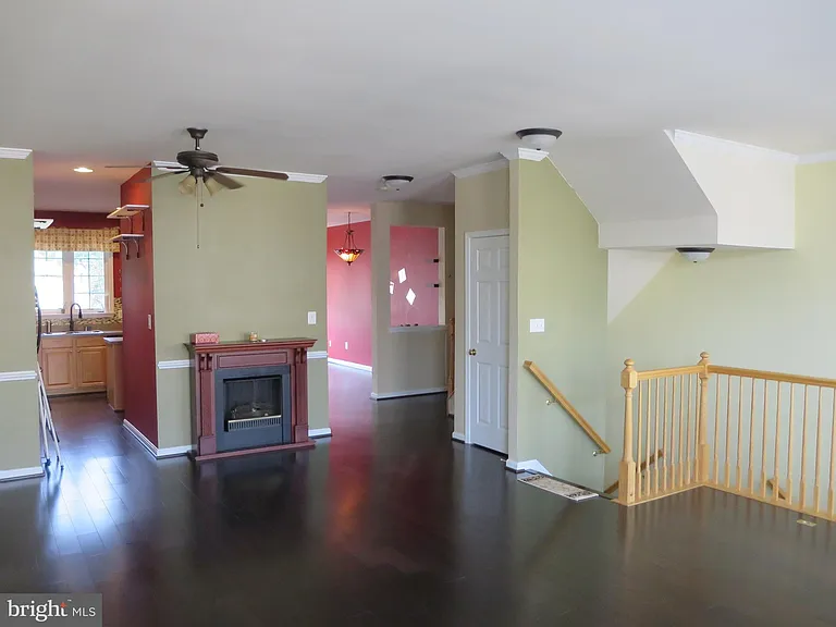 1503 Shields Ter NE — Photo 6