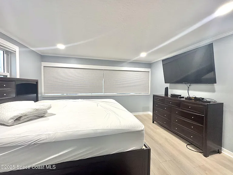5050 Ocean Beach Blvd #301 — Photo 23