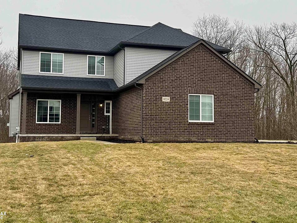 1st image of 8224 Peninsula Cir