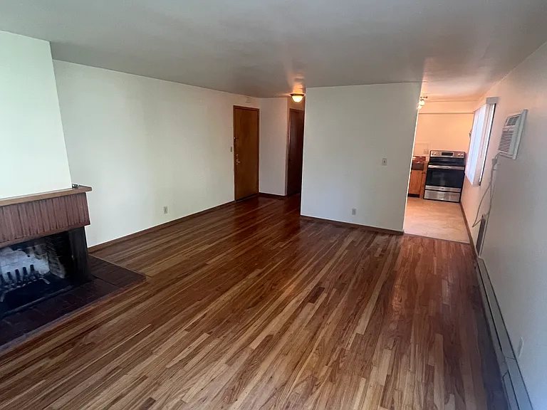 1418 W 10th Ave #5 — Photo 3