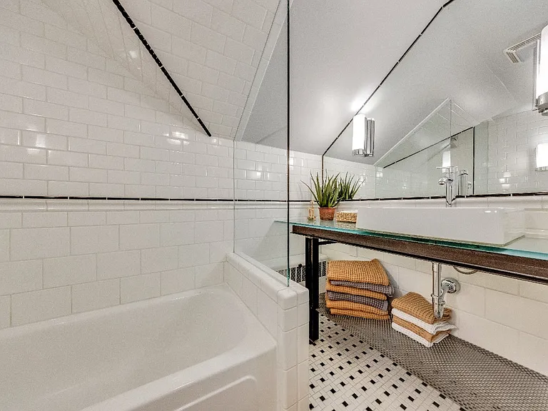 303 E Olive St #2 — Photo 7