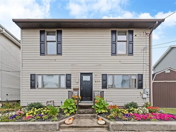 211 Lloyd Ave, Latrobe, PA 15650
