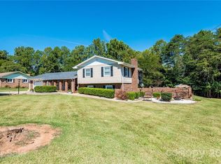 1043 E 23rd St, Newton, NC 28658