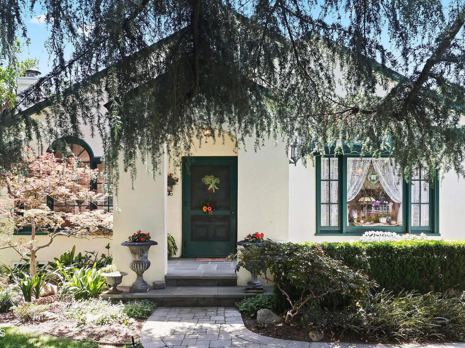 2371 Porter Ave, Altadena, CA 91001 | Zillow
