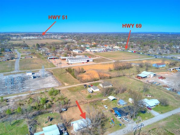27259 E 742nd Rd, Wagoner, OK 74467