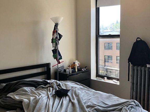 5th image of 157 Jefferson Ave APT 3R
