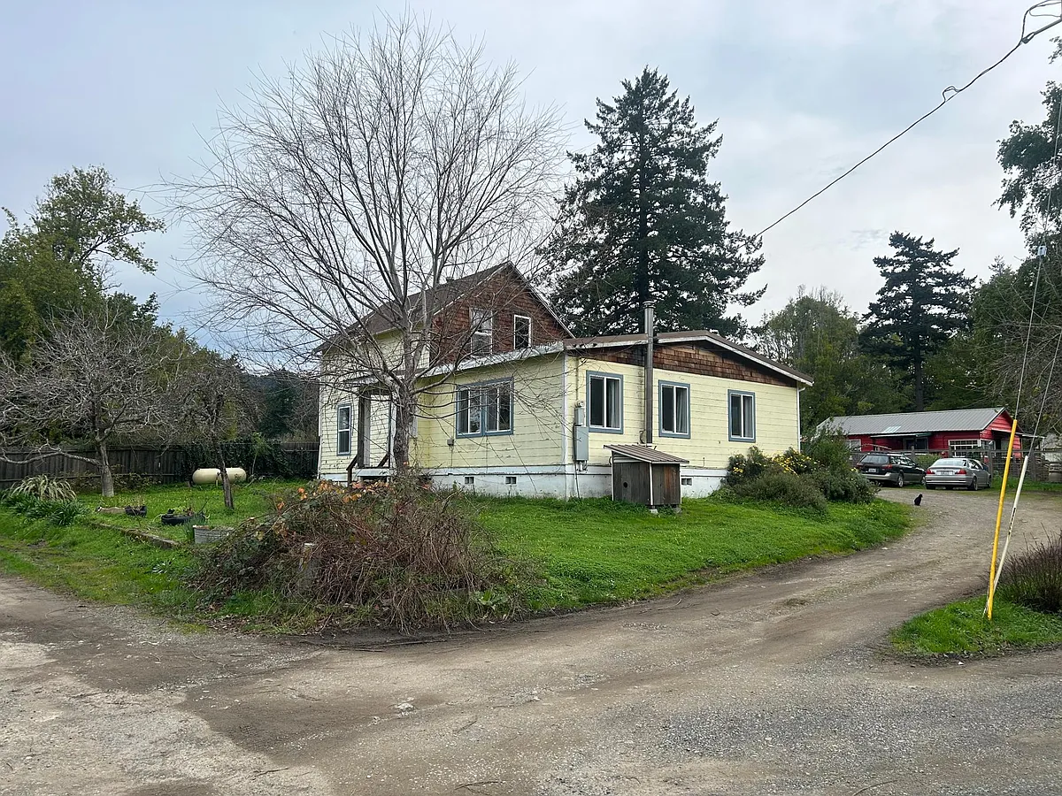 Building Photo - 195 Old Coast Wagon Rd