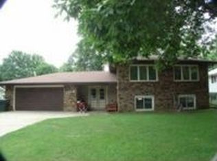 1128 Highland Dr, Blair, NE 68008