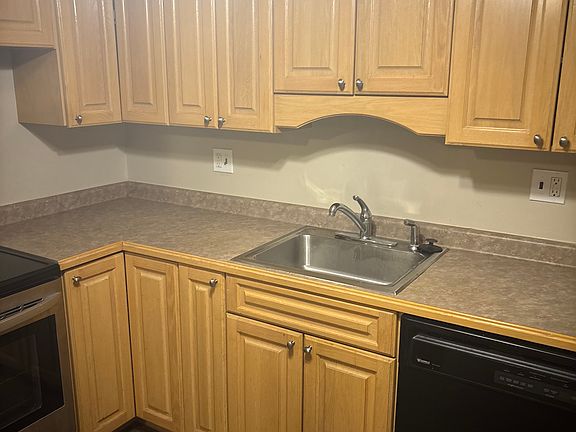 4th image of 7550 Woodview St E #4