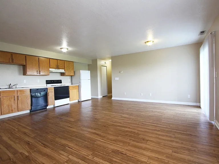 Fox Brook Apartments — Photo 17