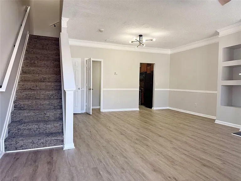 2154 Olmadison Vw — Photo 11