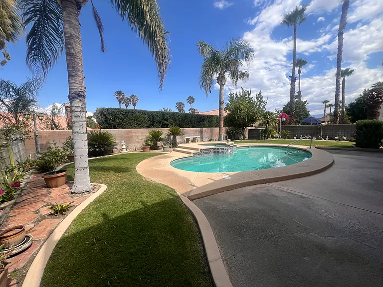 28120 Avenida Maravilla — Photo 1