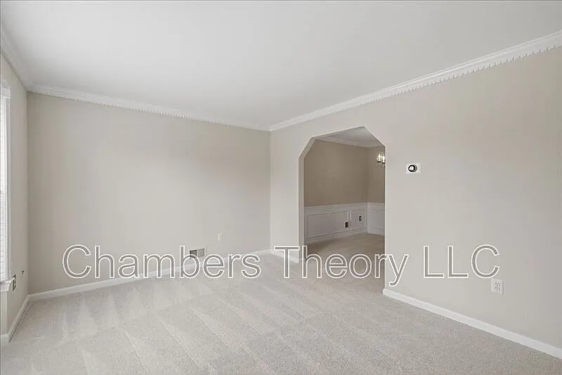 3 bed, 3.0 bath, 1985 sqft, $3,300 — Photo 3