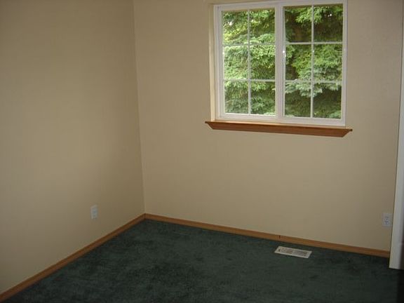 5th image of 6324 176th St SW