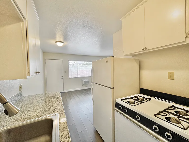 3742 5th Ave #B — Photo 7