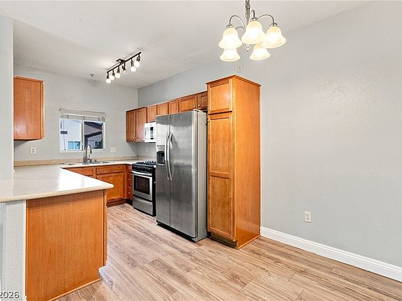 2nd image of 2291 W Horizon Ridge Pkwy Unit 9249