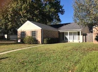 570 Bonarbridge Dr, Baton Rouge, LA 70808