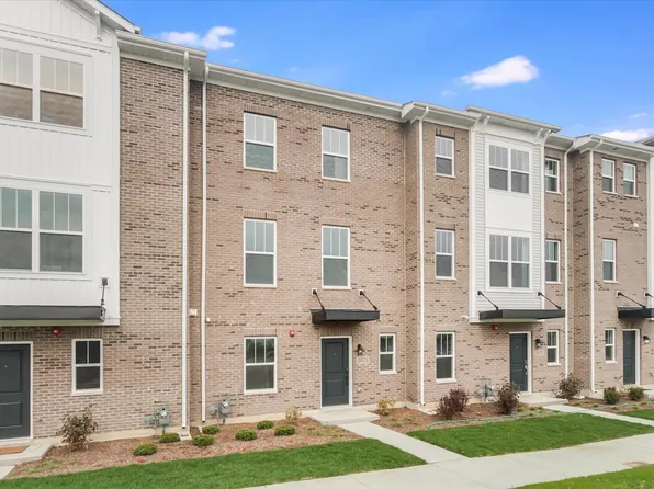 1075 Phinney Ln, Des Plaines, IL 60018