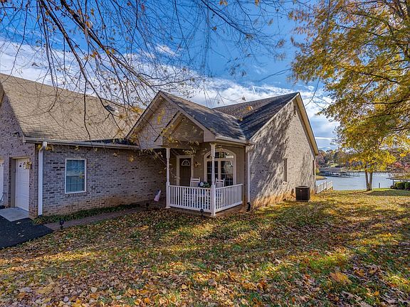 2nd image of 210 Blarney Stone Ct