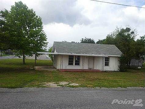 1st image of 2204 Pine Ave