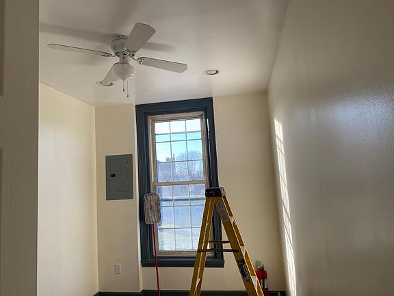 3rd image of 21 N 3rd St Suite 1