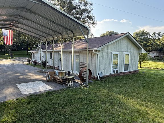 4th image of 608 E Garden Farm Rd