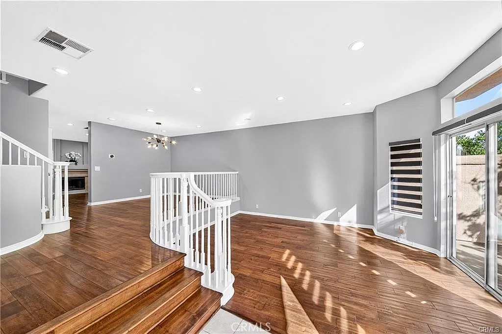 3 bed, 2.5 bath, 1811 sqft, $5,500 — Photo 4