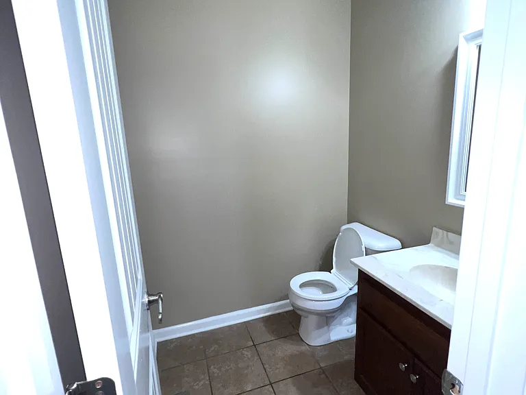 104 Saint Charles Pl — Photo 7